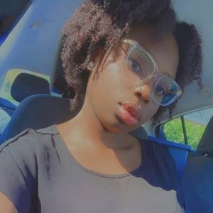 Meet your Posher, Lauryn